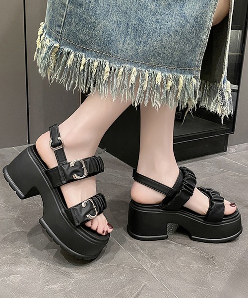 Lace Ladies(レースレディース)の「ギャザー ダブルベルト バックストラップ 厚底 サンダル(サンダル・レディース・アイボリー/ブラック・23.5cm/24cm/24.5cm/23cm/22.5cm)」の9枚目の写真