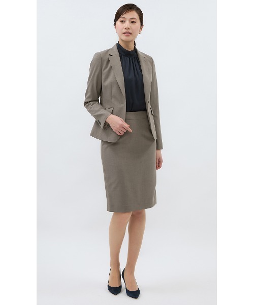 AOYAMA（アオヤマ）の「【美シルエットを追求◇ジャケット】自宅で洗える！着やせ見え◎テーラードジャケット｜超ストレッチ/UVカット/防シワ/消臭｜セットアップ着用可｜（スーツジャケット・レディース・グレイッシュベージュ・11号/9号/13号/5号/17号/7号/15号）」の9枚目の写真