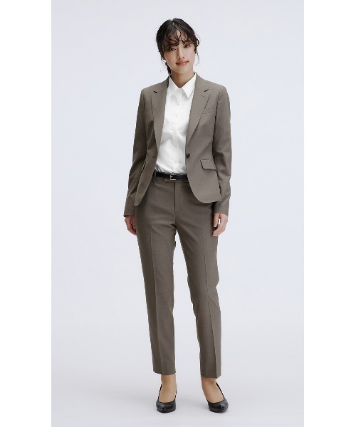 AOYAMA（アオヤマ）の「【美シルエットを追求◇ジャケット】自宅で洗える！着やせ見え◎テーラードジャケット｜超ストレッチ/UVカット/防シワ/消臭｜セットアップ着用可｜（スーツジャケット・レディース・グレイッシュベージュ・11号/9号/13号/5号/17号/7号/15号）」の6枚目の写真