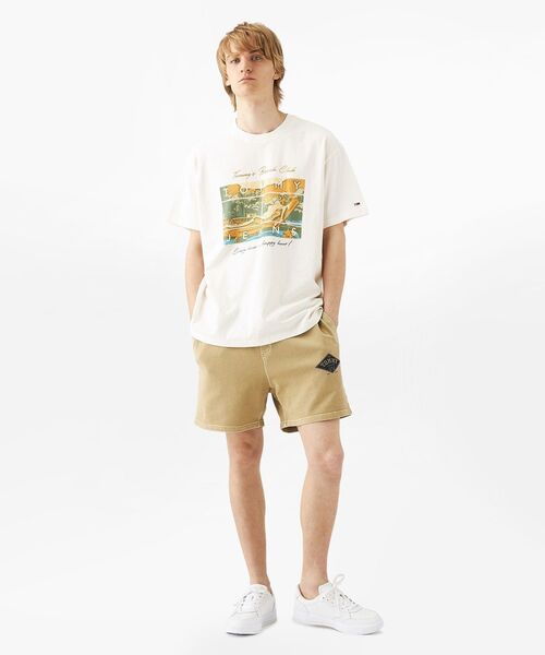 tommy jeans(トミー ジーンズ)の「レギュラーバーシティグラフィックショートパンツ(その他パンツ・メンズ・ネイビー/ベージュ/ピンク・LARGE/SMALL/MEDIUM/X-LARGE)」の4枚目の写真