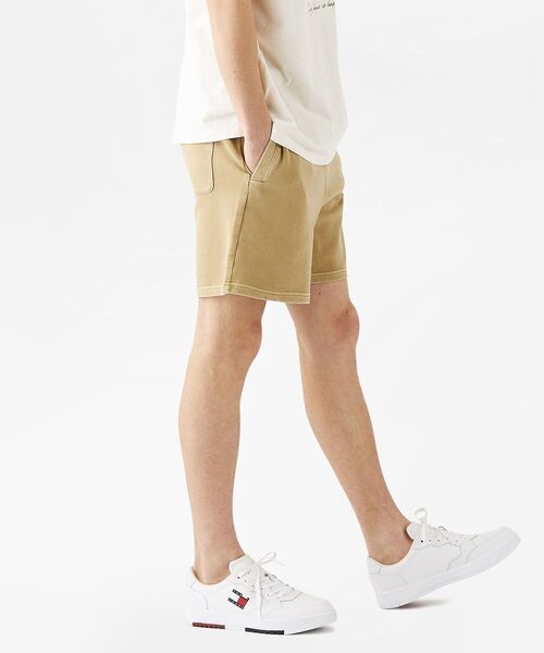 tommy jeans(トミー ジーンズ)の「レギュラーバーシティグラフィックショートパンツ(その他パンツ・メンズ・ネイビー/ベージュ/ピンク・LARGE/SMALL/MEDIUM/X-LARGE)」の6枚目の写真