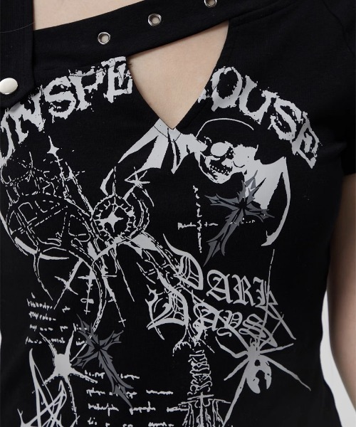 .KOM(ドットコム)の「A'GEM/9 × .kom 『.KOM/ドットケーオーエム』 ショルダーストラッププリントTEE(Tシャツ/カットソー・レディース・ホワイト/ブラック・M)」の11枚目の写真