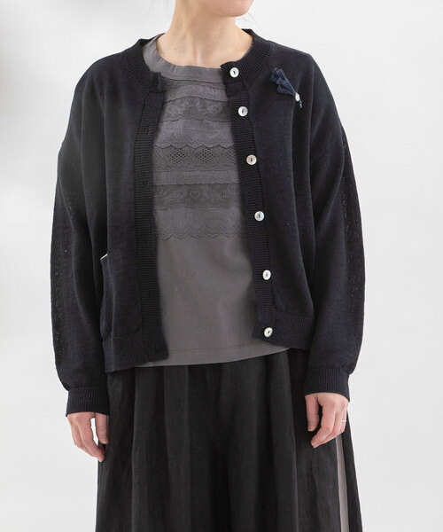 nop de nod(ノップドゥノッド)の「コットンリネンクルーカーディガン(カーディガン/ボレロ・レディース・ブラック/キナリ/ブルー系/グリーン・M)」の3枚目の写真