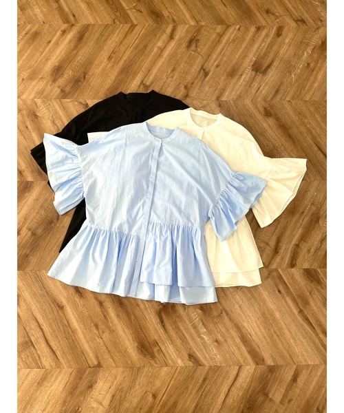 NAUL（ナウル）の「バンドカラーアシンメトリーフリルブラウス　/　シャツ　アシンメトリー　ノーカラー　ウォッシャブル　コットン　五分丈　七分丈　半端丈　綿　春服　夏服　きれいめ　カジュアル　レディース　アウトドア　キャンプ　デート　ホワイト　オフ　白　ブラック　黒　ブルー　ライトブルー　青（シャツ/ブラウス・レディース・ブラック/ライトブルー/オフホワイト・FREE）」の19枚目の写真