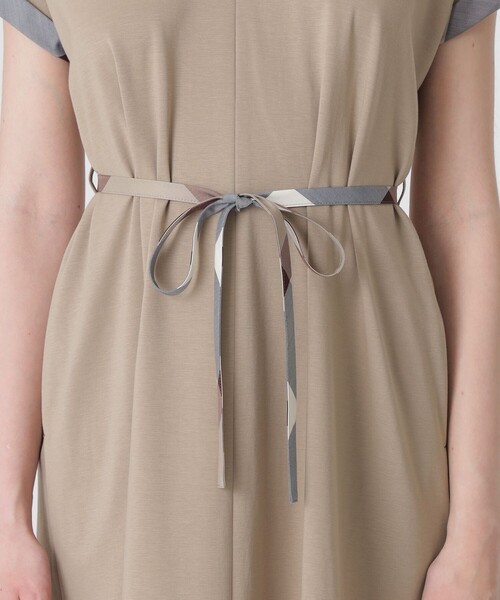 BLUE LABEL CRESTBRIDGE(ブルーレーベルクレストブリッジ)の「コンパクトポンチカラーネックドレス(ワンピース・レディース・ブルー/ベージュ/ダークネイビー・38/36/40)」の22枚目の写真