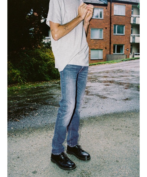 Nudie Jeans（ヌーディージーンズ）の「Nudie Jeans/ヌーディージーンズ Lean Dean / スリムテーパードジーンズ / Worn In Selvage Blue Smoke / レングス30（デニムパンツ・メンズ・ライトインディゴブルー・29inch/30inch/31inch/32inch/33inch/34inch/36inch/28inch）」の9枚目の写真