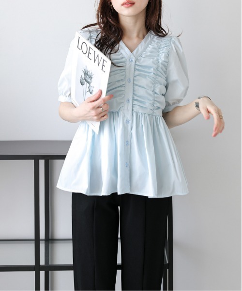 AMELY(エミリー)の「ギャザーペプラムブラウス(シャツ/ブラウス・レディース・ブルー/ブラック/ホワイト・フリー)」の15枚目の写真