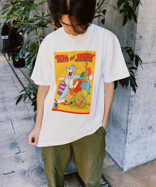 Tom&Jerry(トムアンドジェリー)の「【Tom&Jerry/トムとジェリー】""Memorable Scene YELLOW"" T-Shirt"半袖プリントTシャツ ビックシルエット ピグメント加工 ヴィンテージライク(Tシャツ/カットソー・メンズ・ホワイト/チャコールグレー・MEDIUM/LARGE/X-LARGE)」の5枚目の写真