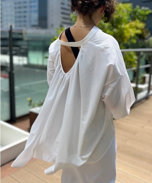 未使用品 ライト WRYHT タグ付き 21AW PLEATED NIGHT TOPS MOCHA シャツ ブラウス ギャザー 長袖 ベージュ系 2 約M ブラウス 前後2way ネックギャザー 長袖 ベージュ レディース(M