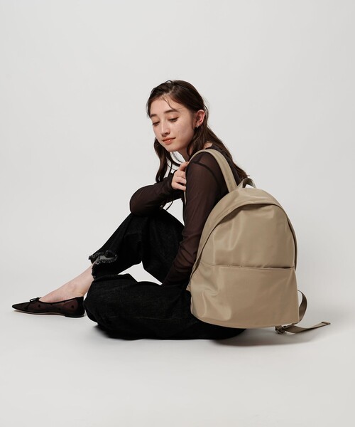 UNITED ARROWS(ユナイテッドアローズ)の「フロントジップ リュックサック(バックパック/リュック・レディース・ブラック/ブラウン/ベージュ・FREE)」の4枚目の写真