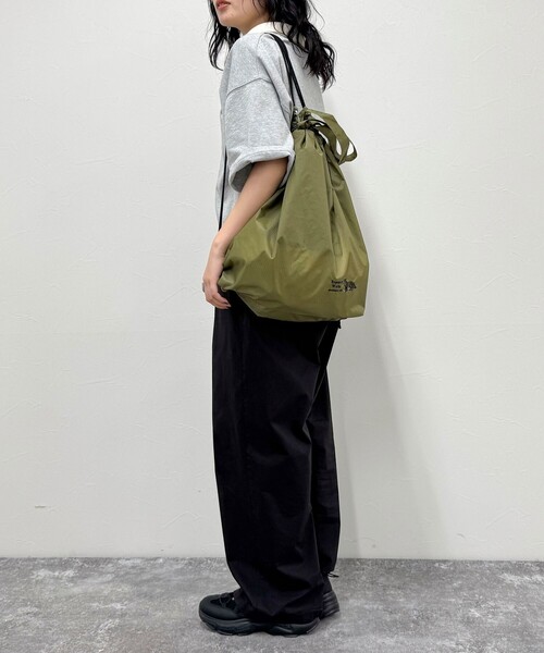 fredy emue（フレディエミュ）の「【Regency works/リージェンシー ワークス】ナイロンジムサック（バックパック/リュック・レディース・ネイビー/ブラック/オリーブ・FREE）」の6枚目の写真