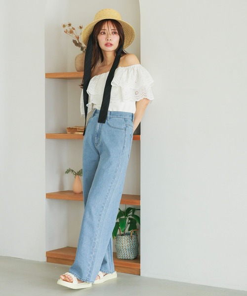 mysty woman(ミスティウーマン)の「2WAYスカラップ刺繍プルオーバー 497902(Tシャツ/カットソー・レディース・オフホワイト/グレイッシュブルー/ブラック・FREE)」の4枚目の写真