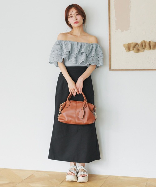 mysty woman(ミスティウーマン)の「2WAYスカラップ刺繍プルオーバー 497902(Tシャツ/カットソー・レディース・オフホワイト/グレイッシュブルー/ブラック・FREE)」の6枚目の写真