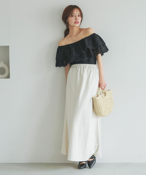 mysty woman(ミスティウーマン)の「2WAYスカラップ刺繍プルオーバー 497902(Tシャツ/カットソー・レディース・オフホワイト/グレイッシュブルー/ブラック・FREE)」の8枚目の写真