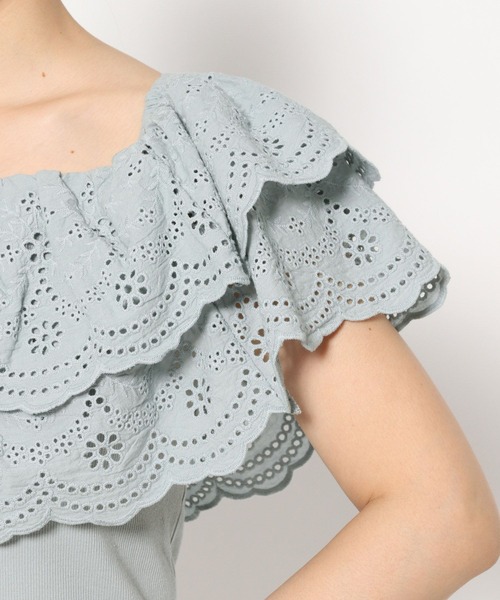 mysty woman(ミスティウーマン)の「2WAYスカラップ刺繍プルオーバー 497902(Tシャツ/カットソー・レディース・オフホワイト/グレイッシュブルー/ブラック・FREE)」の14枚目の写真