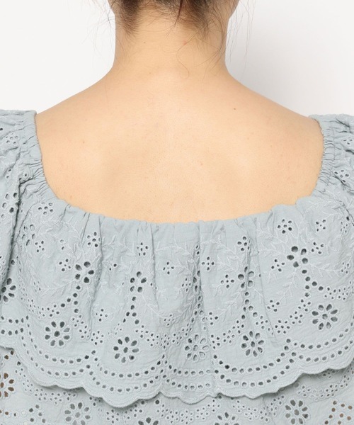 mysty woman(ミスティウーマン)の「2WAYスカラップ刺繍プルオーバー 497902(Tシャツ/カットソー・レディース・オフホワイト/グレイッシュブルー/ブラック・FREE)」の15枚目の写真