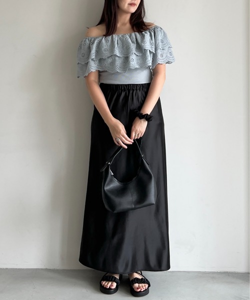 mysty woman(ミスティウーマン)の「2WAYスカラップ刺繍プルオーバー 497902(Tシャツ/カットソー・レディース・オフホワイト/グレイッシュブルー/ブラック・FREE)」の9枚目の写真