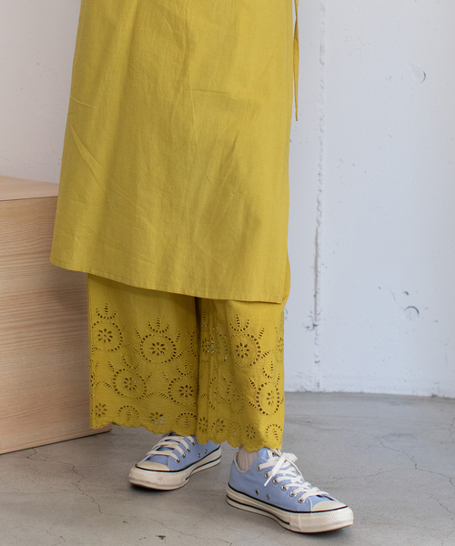 POU DOU DOU（プードゥドゥ）の「＜made in INDIA＞スカラップシフリー刺繍ラップ風パンツ（その他パンツ・レディース・ブラック/イエロー/オフホワイト・M）」の16枚目の写真