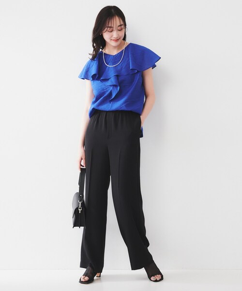 UNTITLED（アンタイトル）の「【きれいめ/洗える/フリル】ラッフルシアーブラウス（シャツ/ブラウス・レディース・ブルー系その他/チャコールグレー/ブラック/オフホワイト・02/00/04/44/48/50）」の13枚目の写真