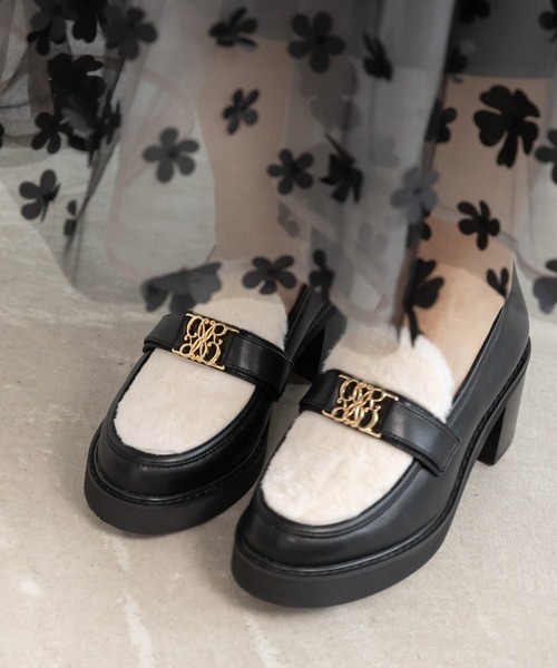 RANDA バックル付きホワイトローファー、リボン付き黒ローファーのセット RANDA（ランダ） ローファー ベロアリボンローファー レディース