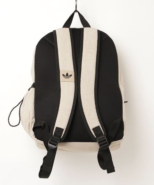 adidas(アディダス)の「クラシック バックパック CL BACKPACK / アディダスオリジナルス adidas Originals(バックパック/リュック・メンズ・ベージュ/ブラック・FREE)」の13枚目の写真