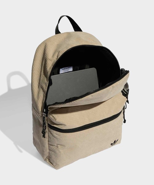 adidas(アディダス)の「クラシック バックパック CL BACKPACK / アディダスオリジナルス adidas Originals(バックパック/リュック・メンズ・ベージュ/ブラック・FREE)」の10枚目の写真