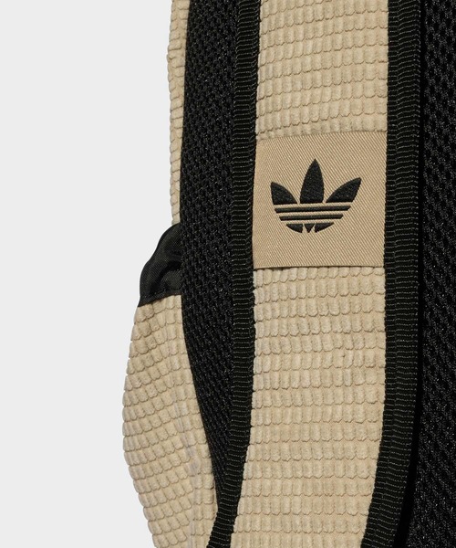 adidas(アディダス)の「クラシック バックパック CL BACKPACK / アディダスオリジナルス adidas Originals(バックパック/リュック・メンズ・ベージュ/ブラック・FREE)」の11枚目の写真
