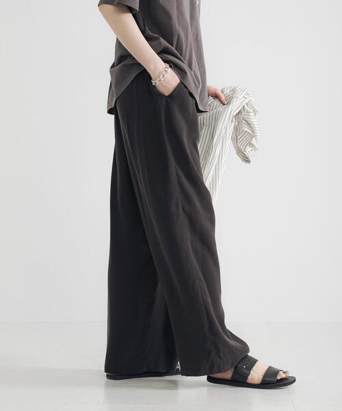 URBAN RESEARCH（アーバンリサーチ）の「キュプラレーヨンイージーパンツ（その他パンツ・レディース・ベージュ/ブラウン・36/38/40）」の6枚目の写真