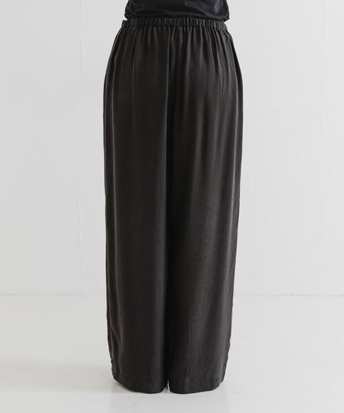 URBAN RESEARCH（アーバンリサーチ）の「キュプラレーヨンイージーパンツ（その他パンツ・レディース・ベージュ/ブラウン・36/38/40）」の16枚目の写真