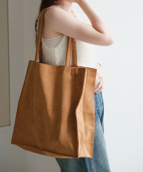 Kastane(カスタネ)の「【7色展開/A4サイズ】スエードトートバッグ(トートバッグ・レディース・カーキ/ライトベージュ/キャメル/オレンジ系その他/ブルー/バーガンディー/グレー・FREE)」の5枚目の写真