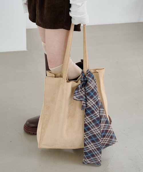 Kastane（カスタネ）の「【WEB先行/7色展開/A4サイズ】スエードトート