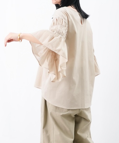 LUCA/LADY LUCK LUCA（ルカ/レディラックルカ）の「LC/LLL シャーリングフレアー袖ブラウス（シャツ/ブラウス・レディース・ベージュ/ブラック/ブルー・FREE）」の15枚目の写真