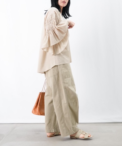 LUCA/LADY LUCK LUCA（ルカ/レディラックルカ）の「LC/LLL シャーリングフレアー袖ブラウス（シャツ/ブラウス・レディース・ベージュ/ブラック/ブルー・FREE）」の17枚目の写真