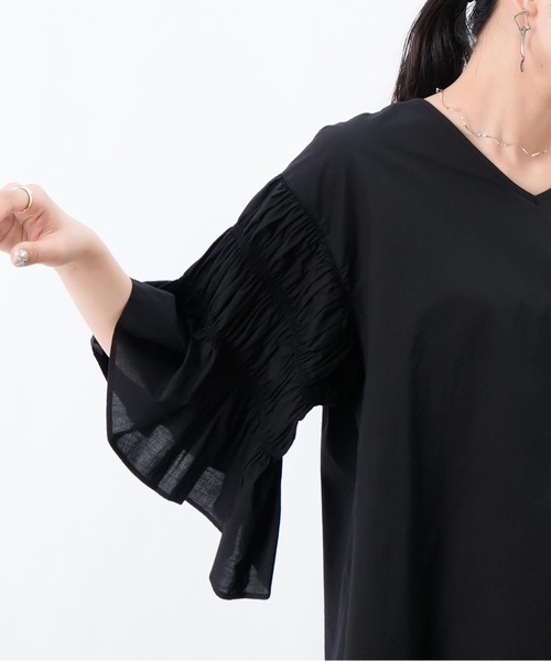 LUCA/LADY LUCK LUCA（ルカ/レディラックルカ）の「LC/LLL シャーリングフレアー袖ブラウス（シャツ/ブラウス・レディース・ベージュ/ブラック/ブルー・FREE）」の12枚目の写真