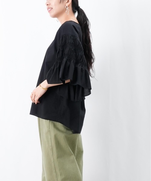 LUCA/LADY LUCK LUCA（ルカ/レディラックルカ）の「LC/LLL シャーリングフレアー袖ブラウス（シャツ/ブラウス・レディース・ベージュ/ブラック/ブルー・FREE）」の10枚目の写真