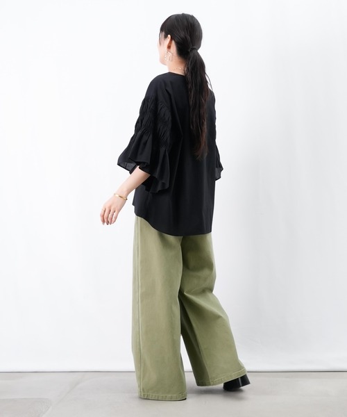 LUCA/LADY LUCK LUCA（ルカ/レディラックルカ）の「LC/LLL シャーリングフレアー袖ブラウス（シャツ/ブラウス・レディース・ベージュ/ブラック/ブルー・FREE）」の8枚目の写真