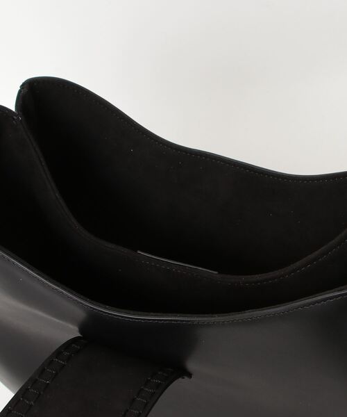 EMPORIO ARMANI（エンポリオアルマーニ）の「【エンポリオ アルマーニ】ホーボーショルダーバッグ レザー バックル付き ミディアム（ショルダーバッグ・レディース・ブラック・FREE）」の3枚目の写真