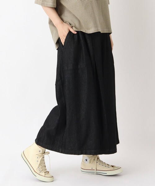 one'sterrace(ワンズテラス)の「インディゴデニム 9分丈ワイドフレアパンツ(デニムパンツ・レディース・ブラック系8/ネイビー系5・02)」の1枚目の写真