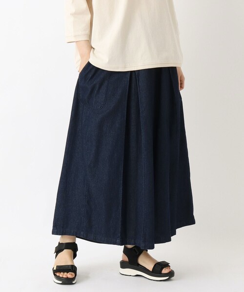 one'sterrace(ワンズテラス)の「インディゴデニム 9分丈ワイドフレアパンツ(デニムパンツ・レディース・ブラック系8/ネイビー系5・02)」の2枚目の写真
