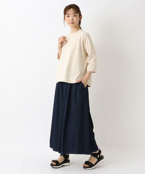 one'sterrace(ワンズテラス)の「インディゴデニム 9分丈ワイドフレアパンツ(デニムパンツ・レディース・ブラック系8/ネイビー系5・02)」の6枚目の写真