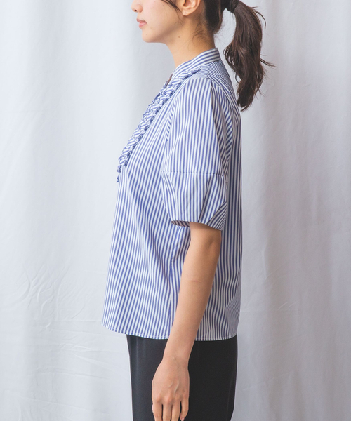 NARACAMICIE（ナラカミーチェ）の「【NARACAMICIE】ストレッチストライプフロントデザインタック半袖ブラウス（シャツ/ブラウス・レディース・ピンク/ブルー・M/L）」の17枚目の写真