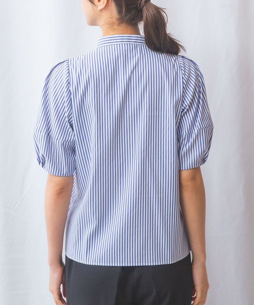 NARACAMICIE（ナラカミーチェ）の「【NARACAMICIE】ストレッチストライプフロントデザインタック半袖ブラウス（シャツ/ブラウス・レディース・ピンク/ブルー・M/L）」の18枚目の写真