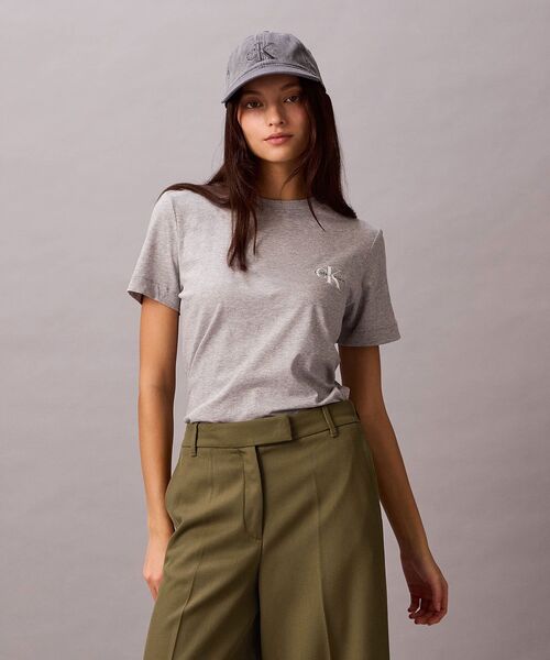 Calvin Klein（カルバン・クライン）の「Tシャツ(2枚パック) - ショートスリーブクルーネックTシャツ（Tシャツ/カットソー・レディース・ホワイト×グレー/ブラック×ホワイト・M/S/XS）」の7枚目の写真