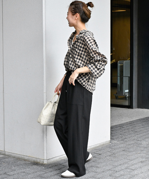 JOURNAL STANDARD relume（ジャーナルスタンダード　レリューム）の「《追加 / 新色》フィルムストライプイージーパンツ（その他パンツ・レディース・ブラック/ベージュ/ネイビー・36/38）」の5枚目の写真