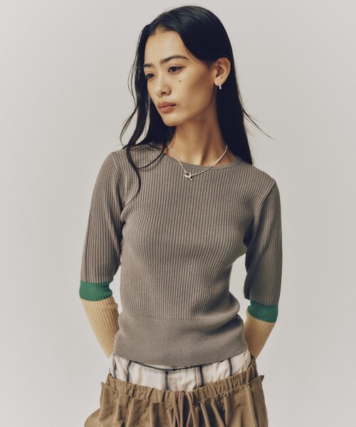 Firsthand（ファーストハンド）の「Firsthand/ファーストハンド 機能性素材 シルク入り カラーブロックニットプルオーバー / 抗ピル / マシンウォッシャブル（ニット/セーター・レディース・ブラック/グレー/レッド・ﾌﾘ-）」の3枚目の写真