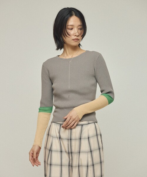 Firsthand（ファーストハンド）の「Firsthand/ファーストハンド 機能性素材 シルク入り カラーブロックニットプルオーバー / 抗ピル / マシンウォッシャブル（ニット/セーター・レディース・ブラック/グレー/レッド・ﾌﾘ-）」の8枚目の写真