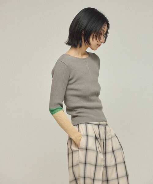 Firsthand（ファーストハンド）の「Firsthand/ファーストハンド 機能性素材 シルク入り カラーブロックニットプルオーバー / 抗ピル / マシンウォッシャブル（ニット/セーター・レディース・ブラック/グレー/レッド・ﾌﾘ-）」の13枚目の写真