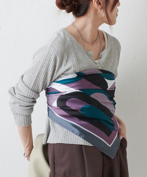 COLONY 2139（コロニートゥーワンスリーナイン）の「スカーフ 幾何柄 70×70（バンダナ/スカーフ・レディース・ネイビー/パープル・FREE）」の15枚目の写真