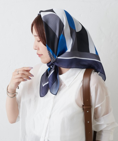 COLONY 2139（コロニートゥーワンスリーナイン）の「スカーフ 幾何柄 70×70（バンダナ/スカーフ・レディース・ネイビー/パープル・FREE）」の5枚目の写真