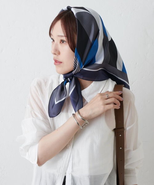 COLONY 2139（コロニートゥーワンスリーナイン）の「スカーフ 幾何柄 70×70（バンダナ/スカーフ・レディース・ネイビー/パープル・FREE）」の9枚目の写真